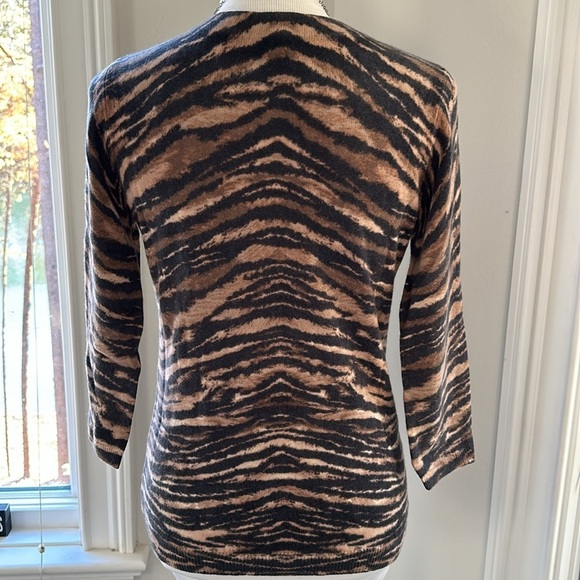 Talbots 100% Cashmere Sweater, 3/4 Sleeves, Animal Print, Small, EUC - Picture 5 of 6